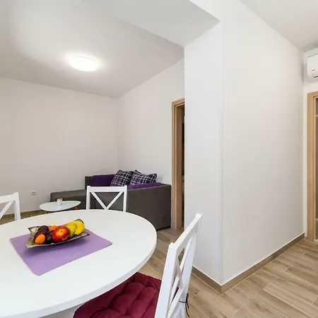 Ujdur Gradac (Split-Dalmatia)