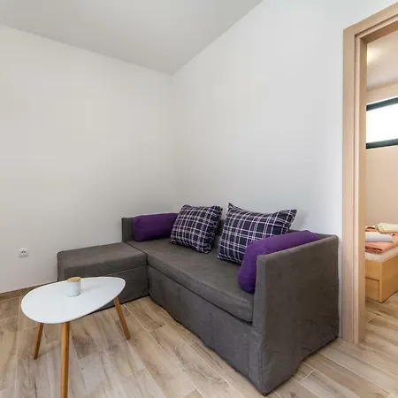 Ujdur Apartment *