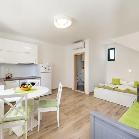 Apartment Ujdur Gradac (Split-Dalmatia)